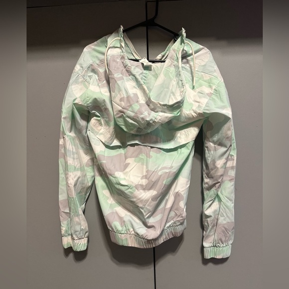 New Balance - Half Zip Pastel Camouflage Windbreaker (Size S) - Picture 8 of 12